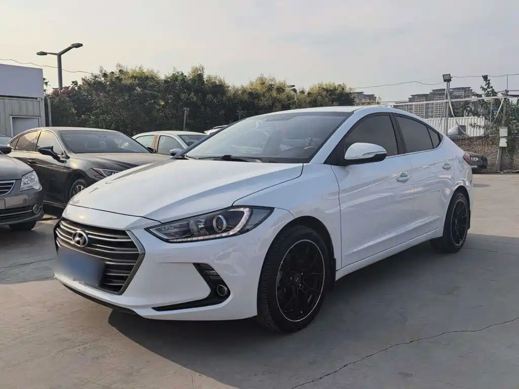 Hyundai Elantra — миниатюра 2