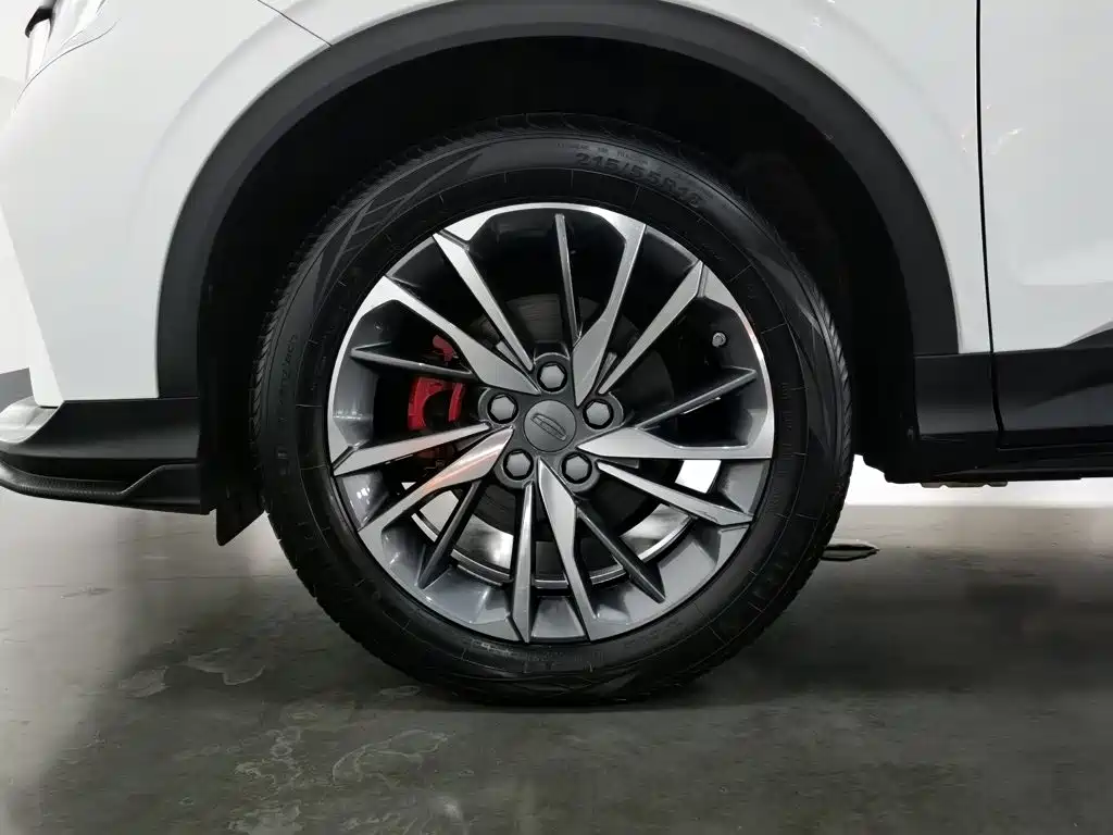 Geely Binyue — миниатюра 17