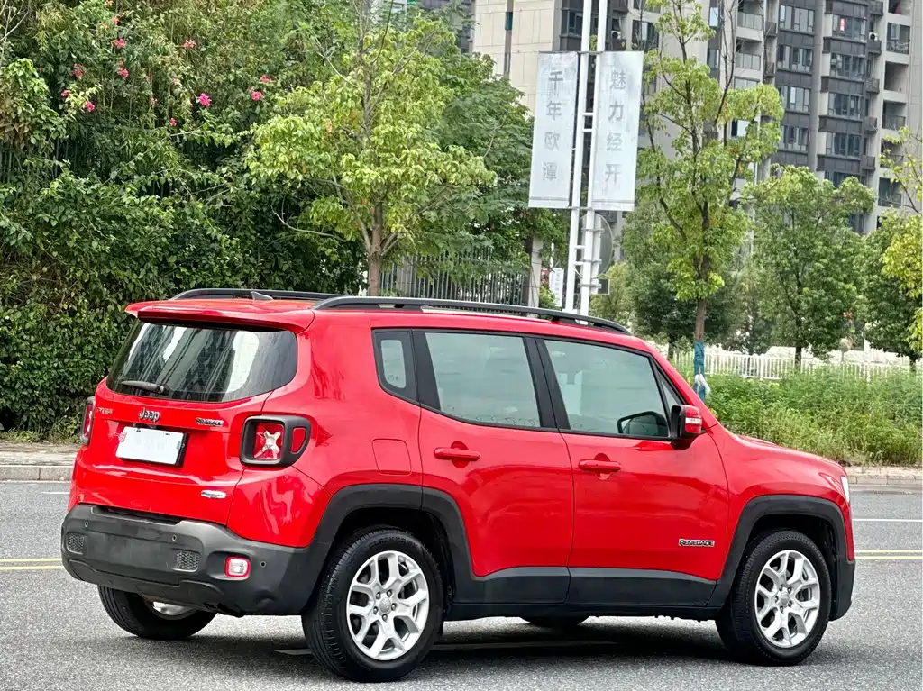 Jeep Renegade — миниатюра 7
