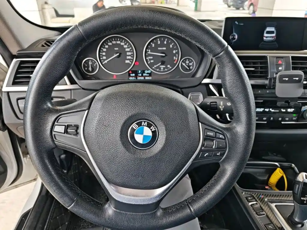BMW 3 Series — миниатюра 11