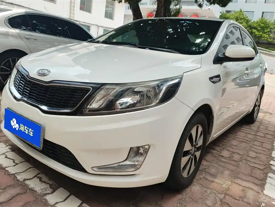 Kia K2 2011 Sedan 1.4L AT GLS