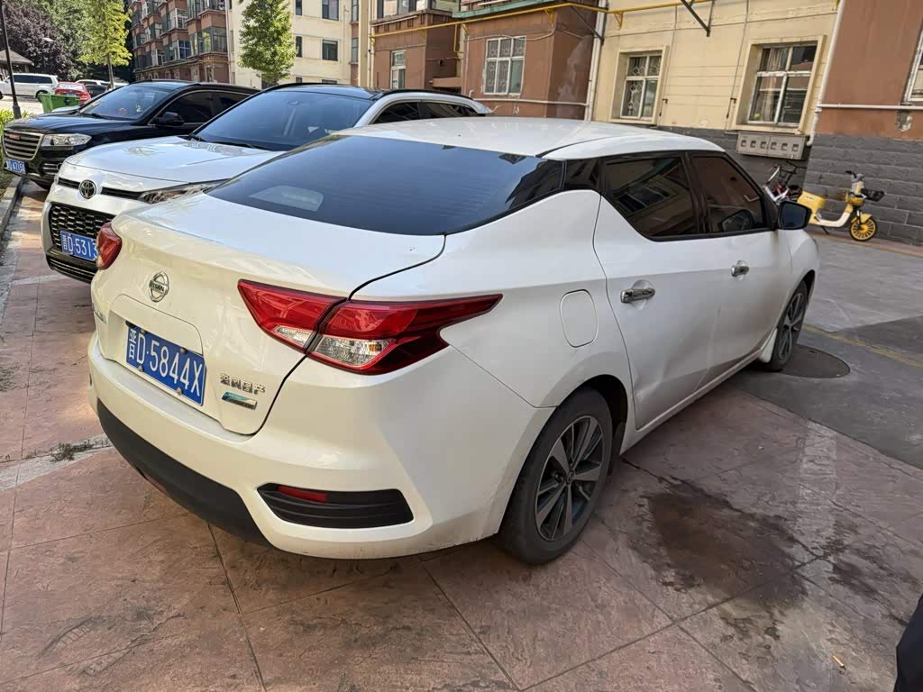 Nissan Bluebird 1.6 л 2021 г. Белый, пробег 40000 км