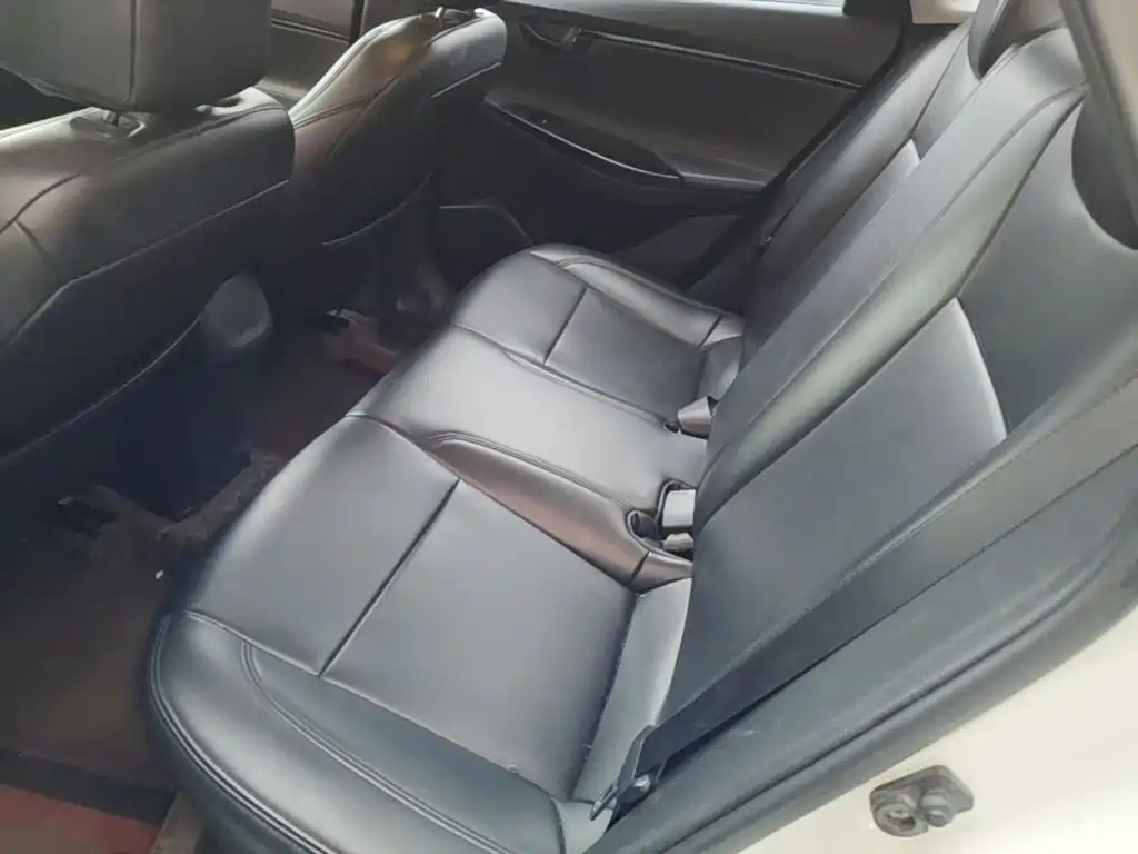 Hyundai Elantra — миниатюра 17