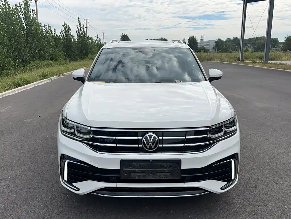 Volkswagen Tiguan L PHEV — миниатюра 10
