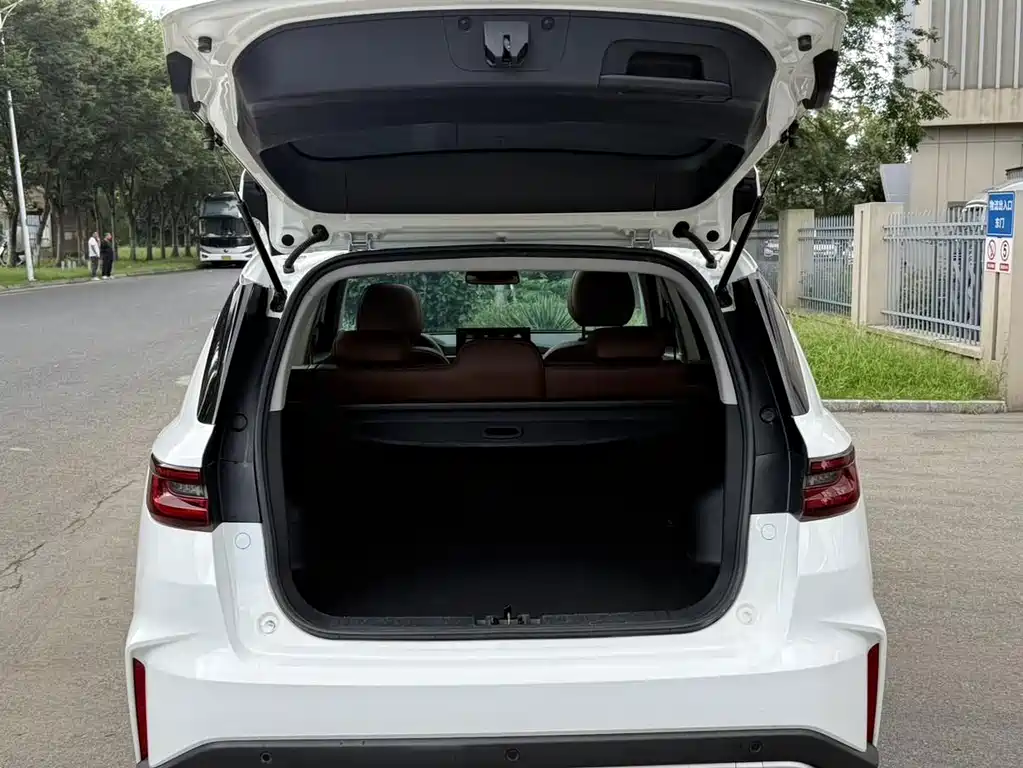 Geely Vision X6 — миниатюра 15