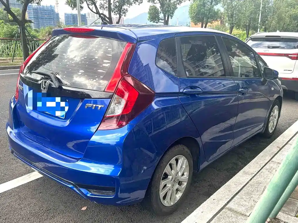 Honda Fit — миниатюра 7
