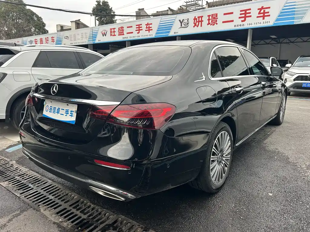 MERCEDES-BENZ E CLASS