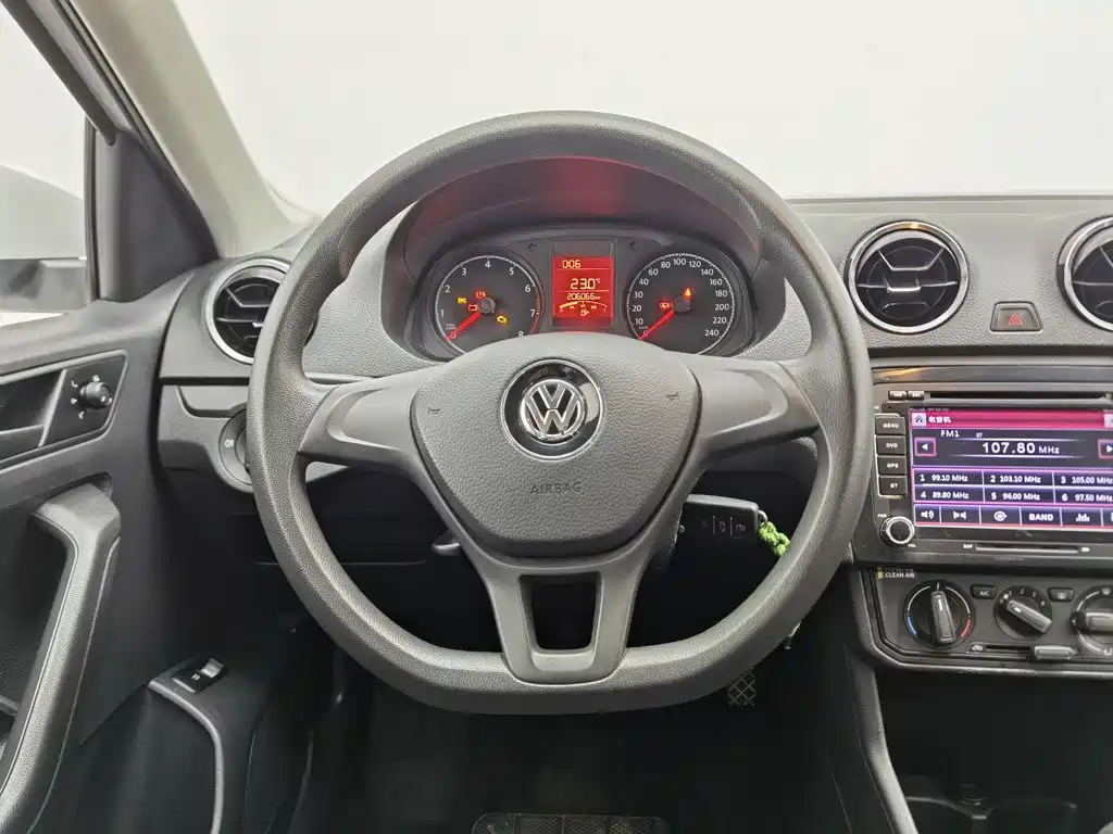 Volkswagen Jetta — миниатюра 11