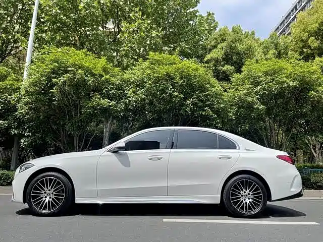 Mercedes-Benz C-Class — миниатюра 3