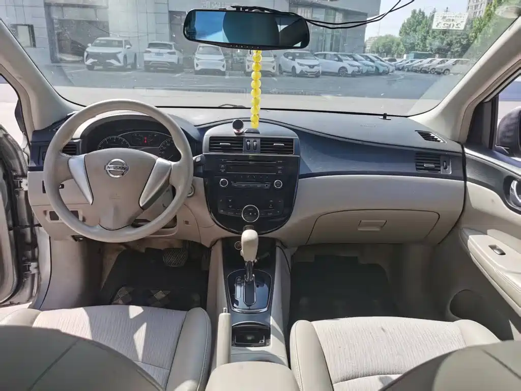 Nissan Tiida — миниатюра 10