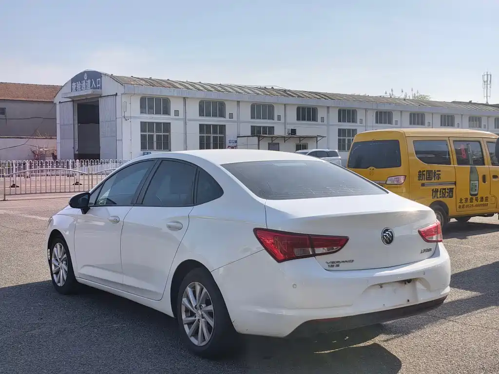 Buick Verano 2018 15S AT Lead