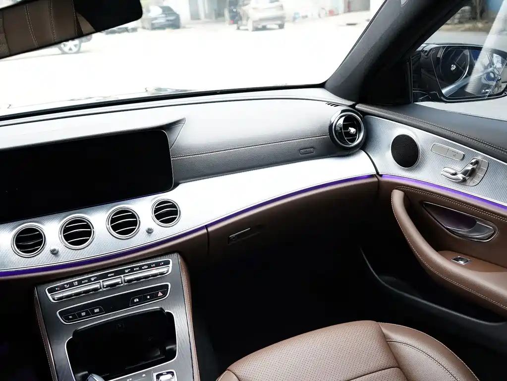 Mercedes-Benz E-Class — миниатюра 20