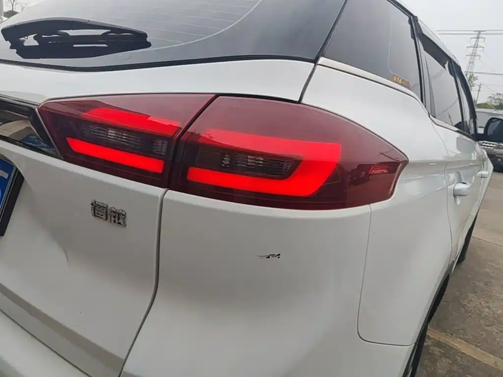 Geely Boyue — миниатюра 8