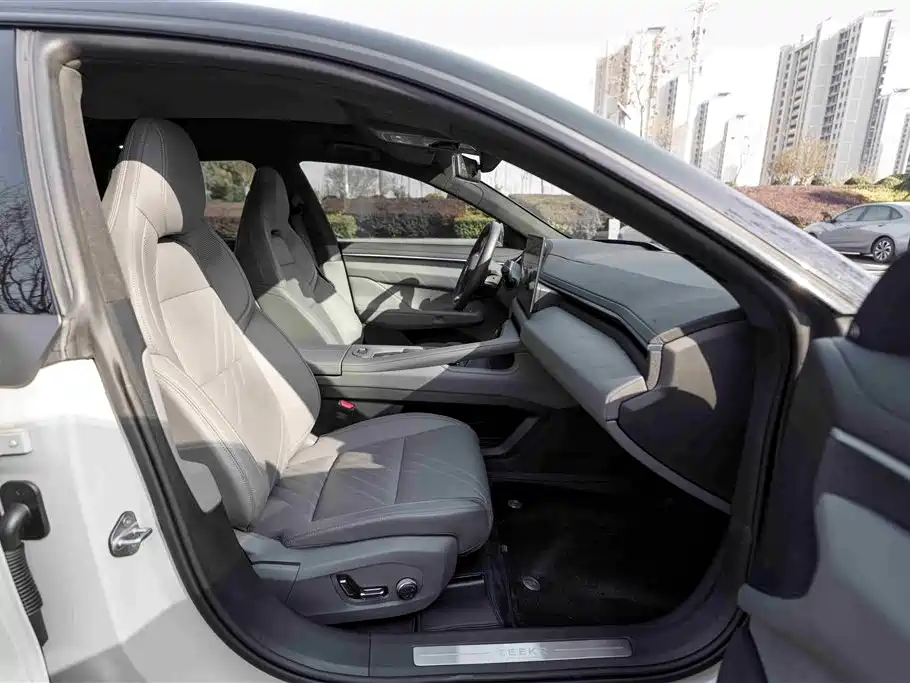 ZEEKR EXTREME KRYPTON 001