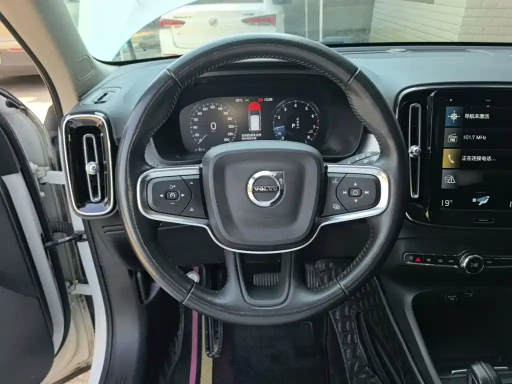 Volvo XC40 — миниатюра 11