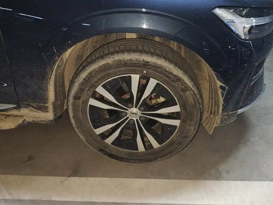 Volvo XC60 2023 B5 Luxury