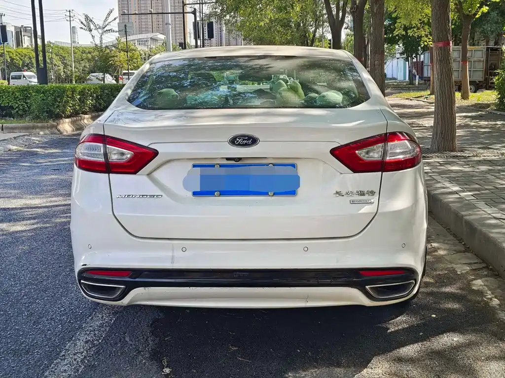 Ford Mondeo — миниатюра 9