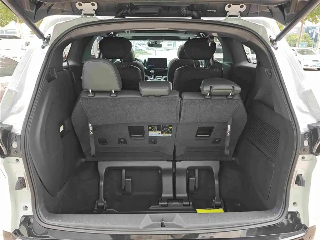 Toyota Sienna — миниатюра 8