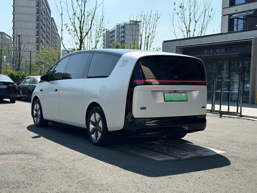 Li Auto Li MEGA — миниатюра 3