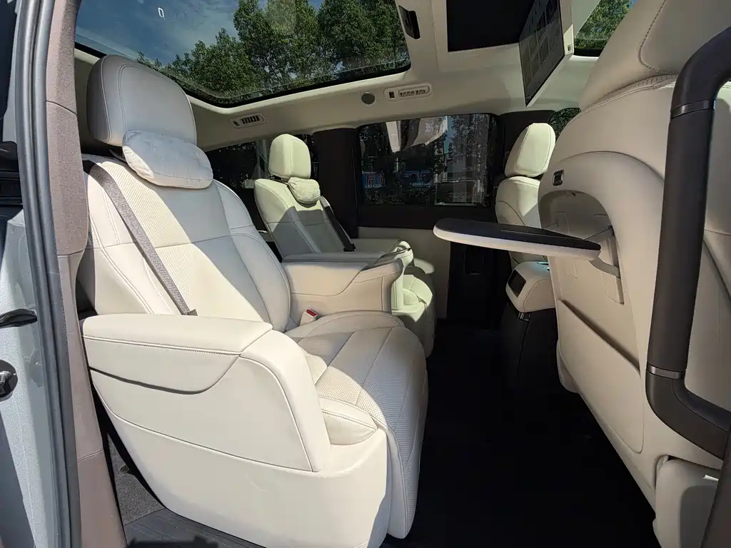 Li Auto Li MEGA — миниатюра 13