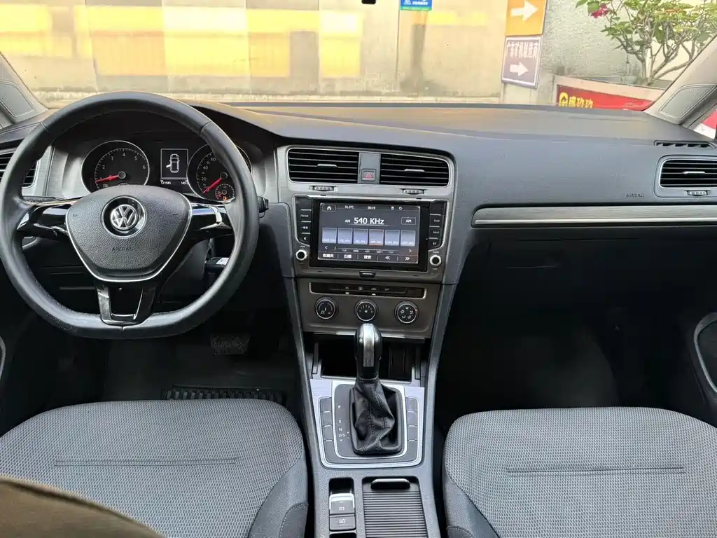 Volkswagen Golf — миниатюра 8