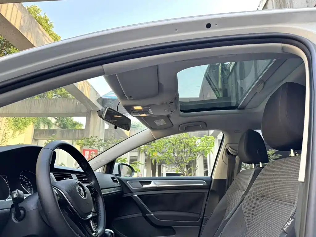 Volkswagen Golf — миниатюра 10