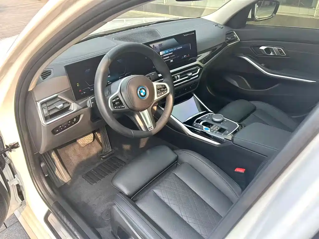 BMW i3 2022 eDrive 35 L