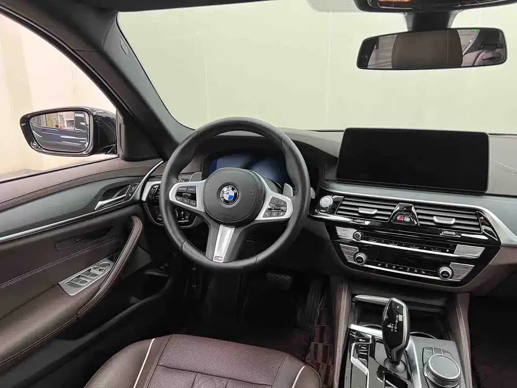 BMW 5 Series — миниатюра 18