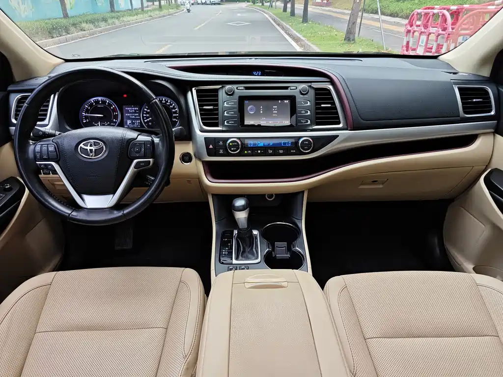 Toyota Highlander — миниатюра 12