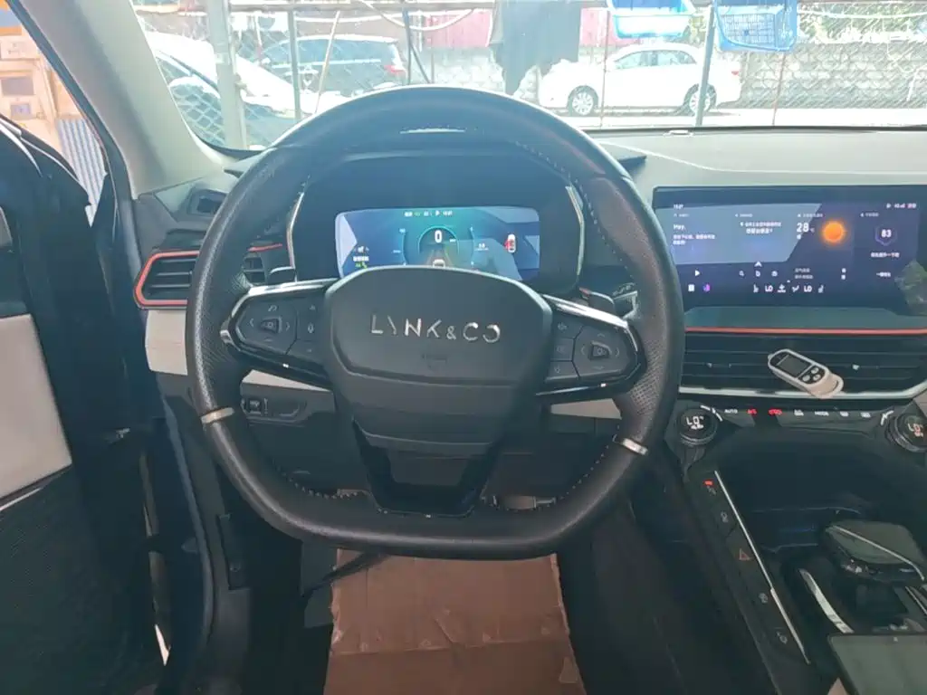Lynk & Co 06 — миниатюра 11