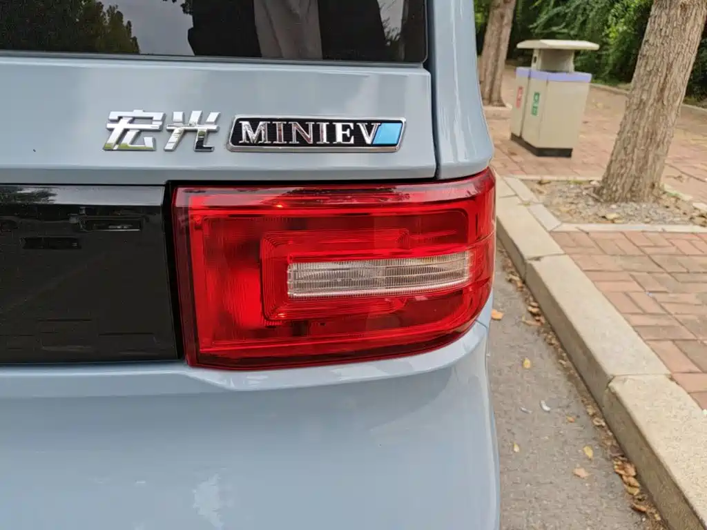 Wuling MINIEV — миниатюра 8