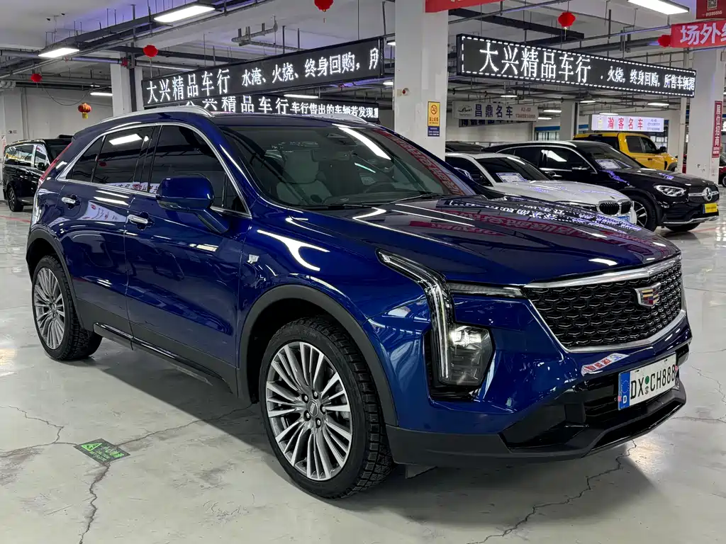 CADILLAC XT4