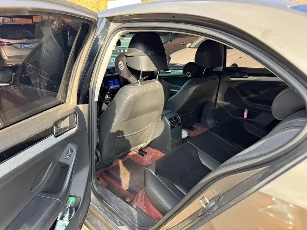 Volkswagen Sagitar — миниатюра 5