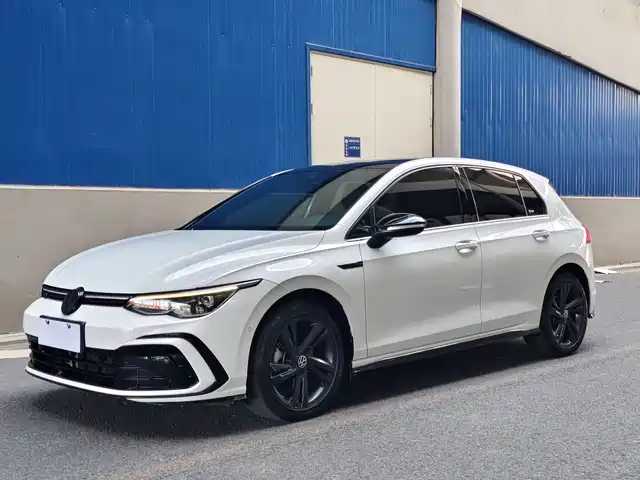 VOLKSWAGEN GOLF 2022