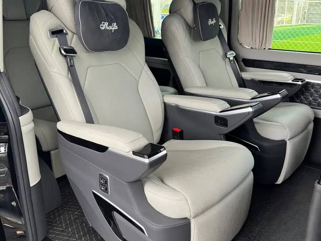 Toyota Hiace — миниатюра 15