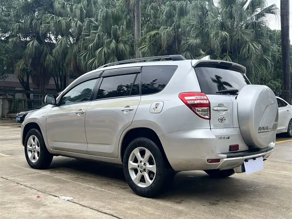 Toyota RAV4 2011 2.0L AT