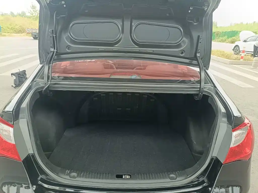 Hyundai Elantra — миниатюра 19