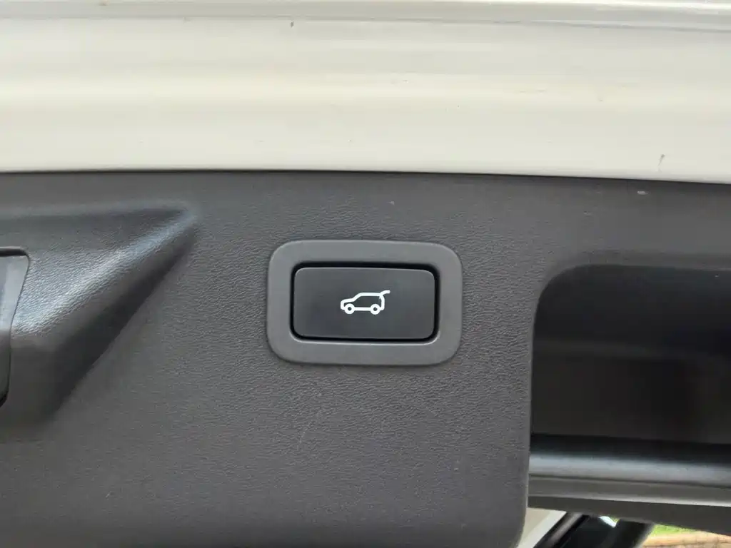 Land Rover Discovery Sport — миниатюра 19
