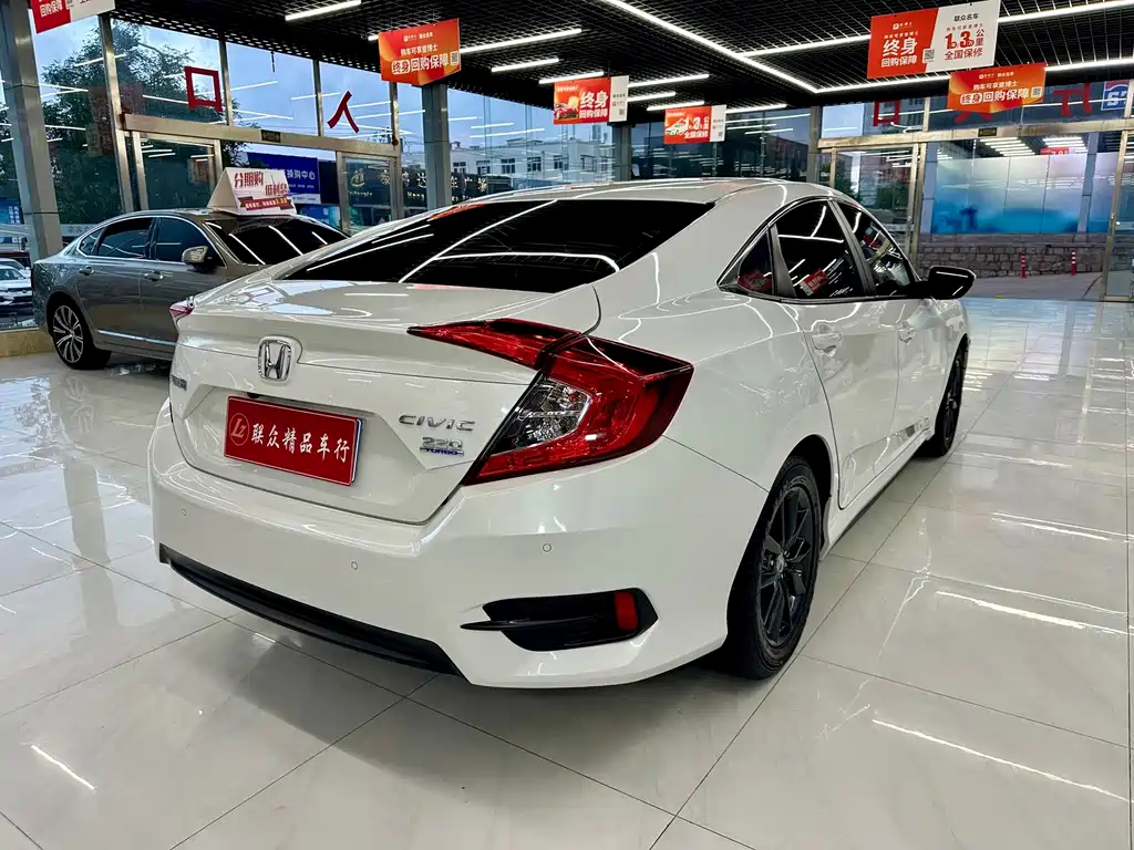 Honda Civic — миниатюра 4