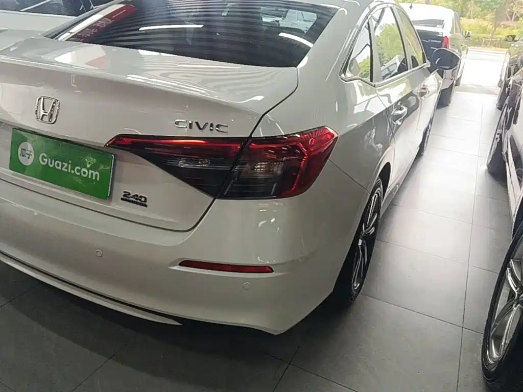 Honda Civic — миниатюра 8