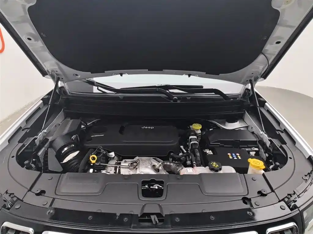 JEEP GRAND COMMANDER