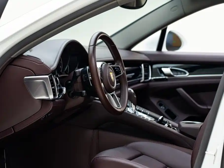 Porsche Panamera — миниатюра 9