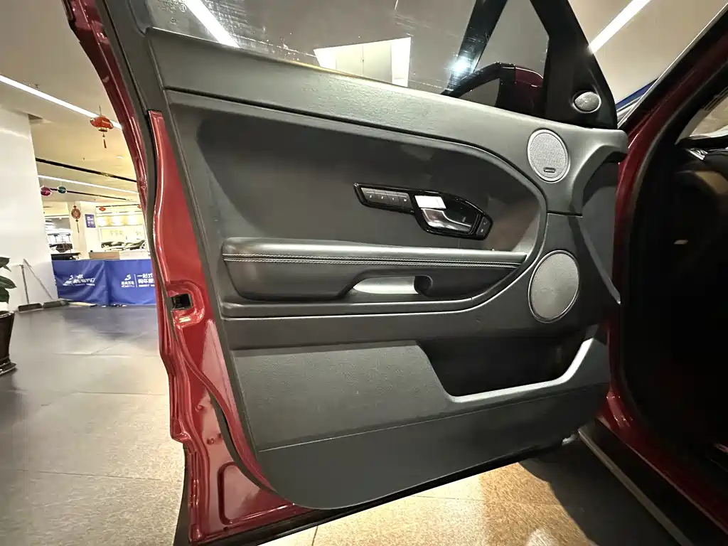 Land Rover Evoque (Import) — миниатюра 12