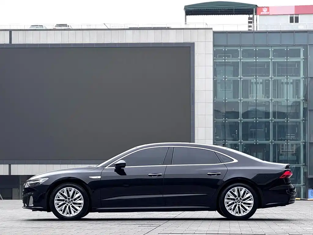 AUDI A7L