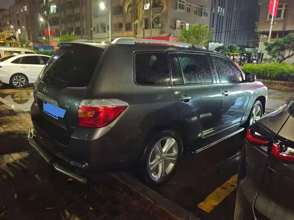 Toyota Highlander (Import) — миниатюра 6