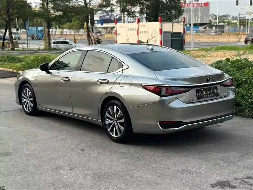 Lexus ES 2018 200 V