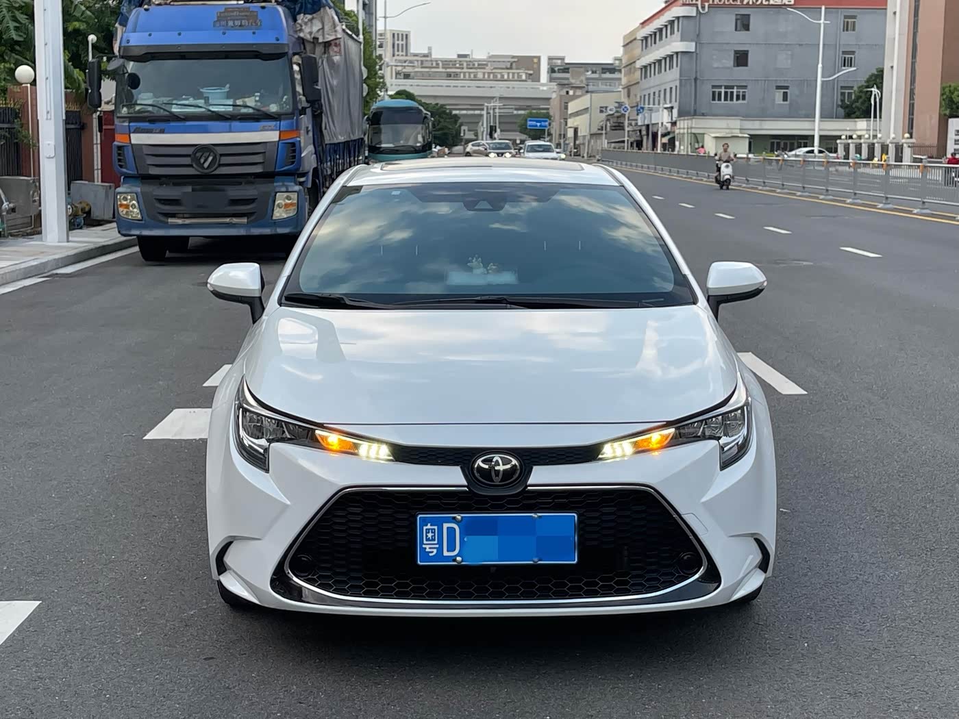 Toyota Levin 1.2 л 2022 г. Белый, пробег 40000 км