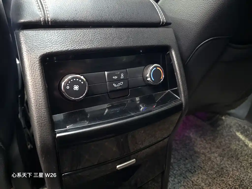 Ford Edge — миниатюра 7