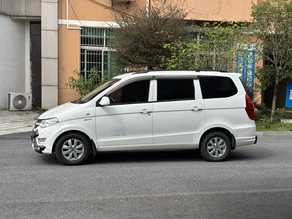 Wuling Hongguang — миниатюра 19