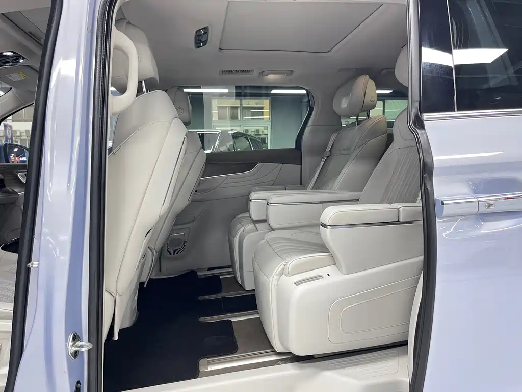 ROEWE IMAX8 NEW ENERGY